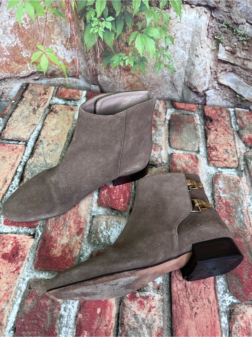 CHLOE Tan Suede Gold Buckle Short Ankle Boots, Made in Italy, 36 - Picture 3 of 15